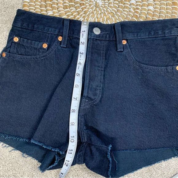 Levi’s 501 Women’s Shorts Denim Jeans Button Fly Mid Rise in Dark Navy Size 27 - Picture 14 of 14